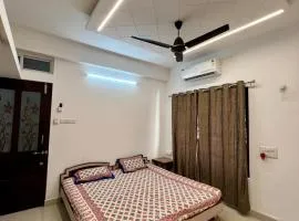 Nisarg Homestay with Kitchen Dinning