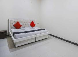 Hotel O GRANDEUR HOTEL, hotel i Indirapuram