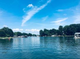 Lake Norman•Golf•Hot Tub•Kayaks, Hotel in Denver