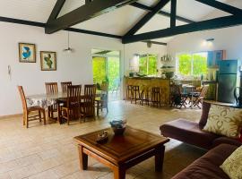 Villa BOUDDHA- Raiatea, מלון באוטורואה