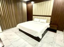 شاليهات الغيم، فندق في Ukaz