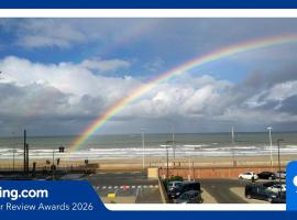 Splendid Seaview - Ostend Luxury Studio 4 persons at beach and sea, Hotel in Ostende