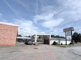 몰딘에 위치한 호텔 Deluxe Inn