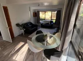 Central Glenview gully stay