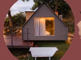 Glamping La Lavanda, хотел в Попи