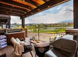 Glacier Nat Park & Ski Haven w/Spa, Sauna & Views!