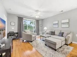 Sandy Tee Resort Suite w Giant Pool Oasis