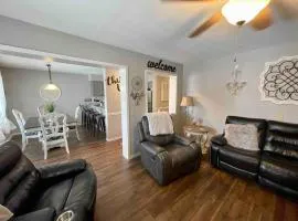 Beechside Breeze Luxury Condo with Pool Hot tub