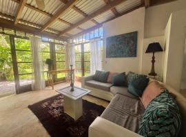 Tropical paradise, hotel din Cabrera