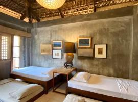 Caba La Union Gulfside Cottage C3, Hotel in Caba