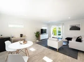 Studio 17 Private Standalone Studio in Greenhithe North Shore