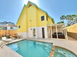 Sleeps 16, 1min Walk To The Beach, Heated PoolSpa