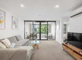 Elegant 2BR in Turner, Parking, Gym n Near ANU