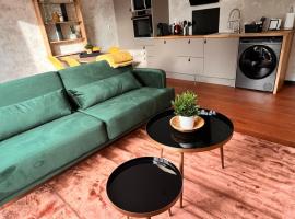 La Château de Toile, Gîte du Marronnier, hotel a Hersin-Coupigny