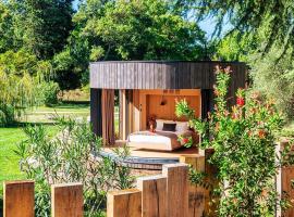 Château De Massillan, hotel v destinaci Uchaux