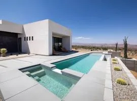 White Casita by Fieldtrip - Modern w Pool Spa