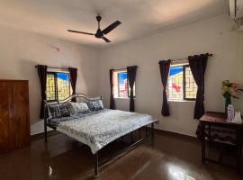Blue palm retreat ashwem, hotel u gradu Mandrem