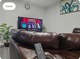 Modern Private 2-Bedroom Styled, Spacious & ComfyModern New 2-Bedroom Stylish, Spacious, Comfy & Nicely Furnished - Full Privacy, hotel di St. John's