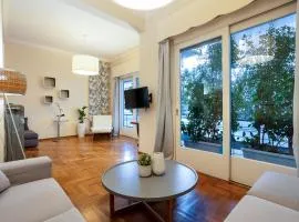 Elegant Garden Apartment Walk to Kalamata Center 2BR