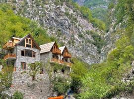 Te Konaku, Komani Lake, hotell sihtkohas Koman