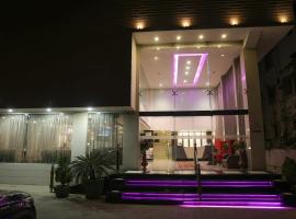 Veronica Hotel, hotell i Vadodara