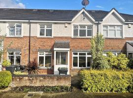Entire house, on the outskirts of Dublin, hotelli kohteessa Celbridge
