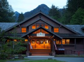 Sol Duc Hot Springs Resort, готель у місті Ovington