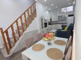 Centro Almería 2 Dormitorios 2 baños 4 personas