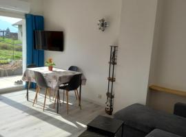 Chez Sophie, au calme, climatisé, proche d'Aix-les-bains, Hotel in Grésy-sur-Aix