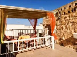 Countryside Apt Converted Farmhouse-Open Terrace-views