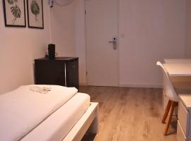 D10 I shared bathrooms&kitchen, hotel i Garching bei München