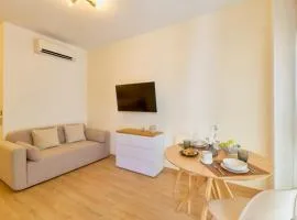 Heart of Malaga Rooftop Pool with Private Parking