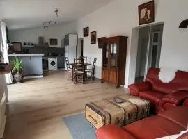 Haut de villa calme, 2 chambres et vue dégagée - proche calanques