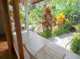 anik homestay & dormy Batukaras, hotel i Batukaras