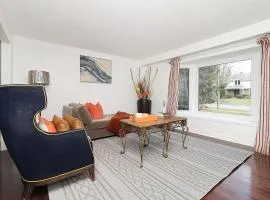 Spacious 4BR Home In Prime Oakville Location - Easy Access to Toronto and Stadiums