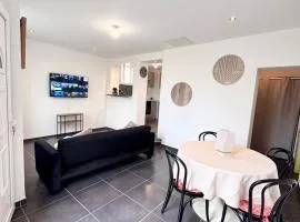 Cosy - Lumineux - Parking devant - Fibre