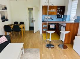 Schöne barrierefreie Ferienwohnung bis zu 4 Personen, Hotel in Worbis