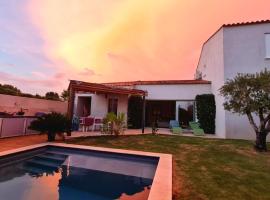 Villa avec piscine, calme et confort absolu, Hotel in La Farlède