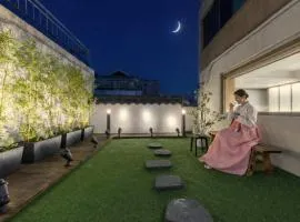 Sodamon Hanok Terrace Family Stay Jongno Seoul