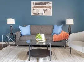 Landing Amazing 1BD Tennis Court Clubhouse