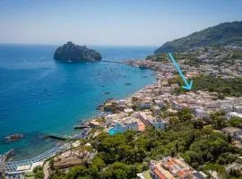 Isclana House - New Luxury 3 Bedrooms Apartment with Private Terrace, Central Ischia