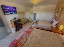 Lucky Seven Shared Kitchen, Sleeps 4 Mokee Motel, hotel di Bluff