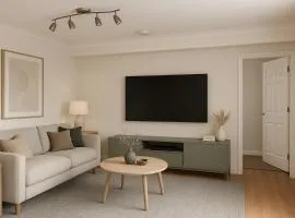 Lymington- Hidden Mews Retreat in Central Lymington