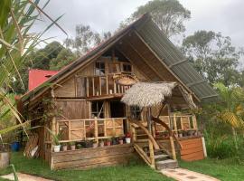 Cabaña Dos Búhos โรงแรมในMurillo