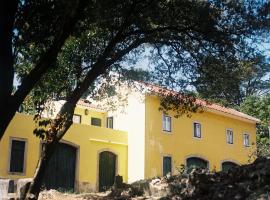 The Five House, hotel near Olga Cadaval Cultural Centre, Sintra