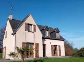 Grande maison à la campagne, Hotel in Équilly