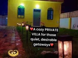 The Velvet Nest - Gurgaon - Luxurious Single Bedroom Private Villa with Garden
