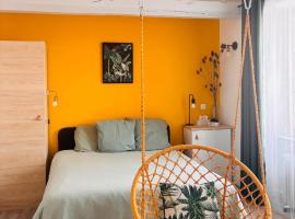 Chez Mary Studio -Jungle, Hotel in Gannat