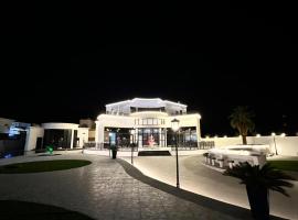 Abucho HillTop Holiday Homes, hotel en Daftah