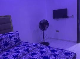 02 Hotel and Suites، فندق في Meran